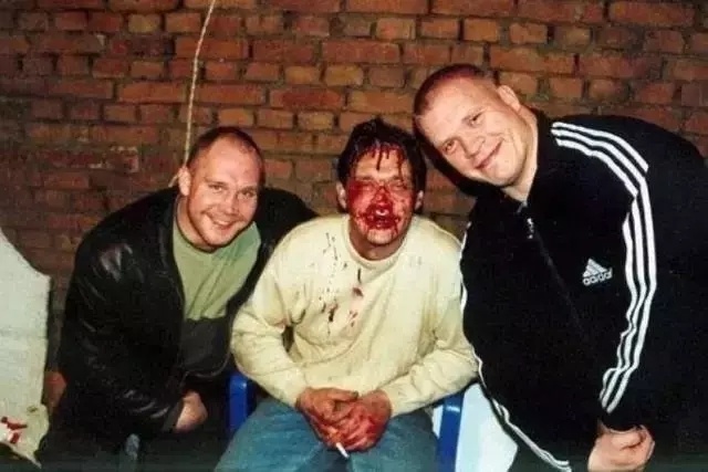 【中国人真的学不来俄国人为啥喜欢穿假阿迪和打群架?】