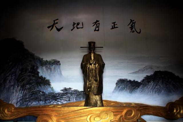 人到无求品自高——无欲无求,才可以做一个顶天立地的大丈夫!
