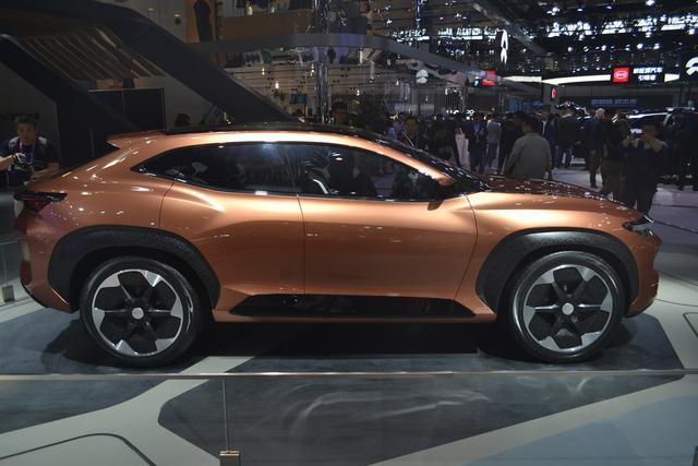 奇瑞又出新车,颜值比卡宴漂亮,配对开门+无框