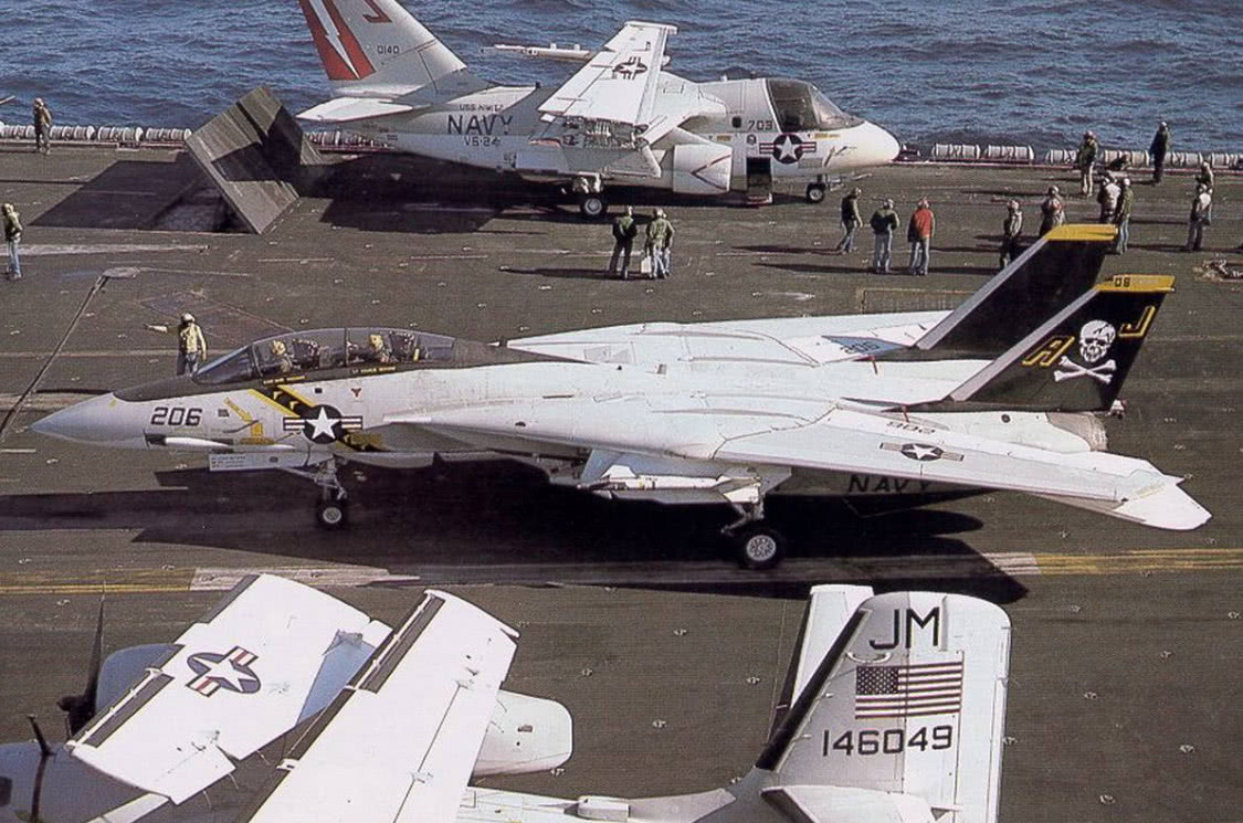 这款战机比F22还快,伊朗曾经怒砸几十亿美金,