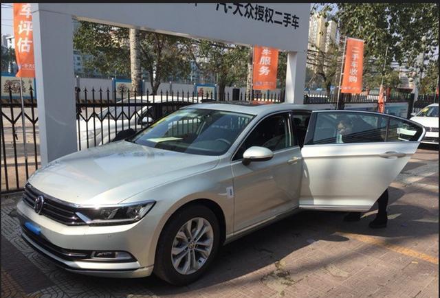 购买大众迈腾，50%的人选择330TSI豪华型，有几项配置真心高大上