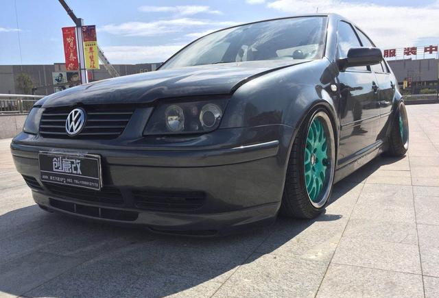 01款1.8T手动豪华版大众宝来改装车 玩的就是这个调调