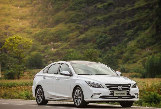 长安版“雷克萨斯”来袭！内饰堪比宝马，仅9万起，还买啥博瑞？