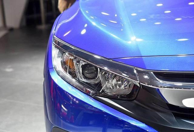 最嚣张的轿车, 上市就加价却遭哄抢