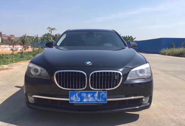 宝马7系落地价188万 如今仅售20万 经典外观多久也不会过时