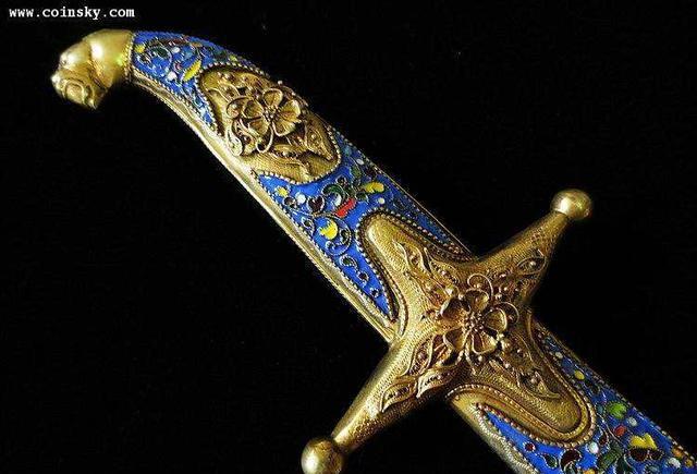 大马士革弯刀究竟有多么的锋利? 曾有人一刀把一头公牛劈成两半