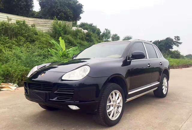 实拍车龄10年的保时捷卡宴, 黑色黄内B级车况, 9.5万可以入手