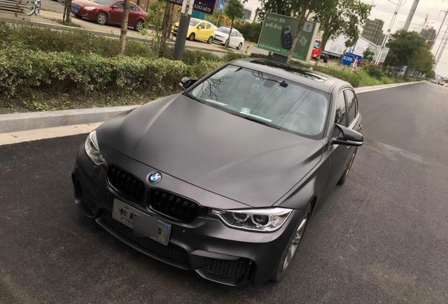 宝马3系整车改色贴膜哑光金属战斗灰效果图