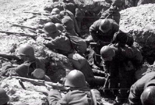 抗日战争时期解放军食物稀少,打仗的时候靠什