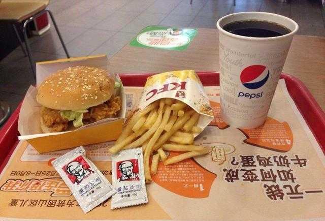 kfc员工爆料: 肯德基食物的储存期限, 薯条"超过7分钟