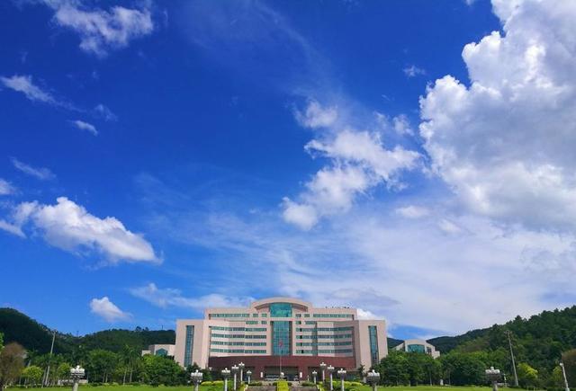 广东最穷城市, GDP只有664亿元, 属于五线城市