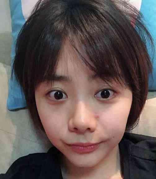 谭松韵沈月与鞠婧祎卸妆后