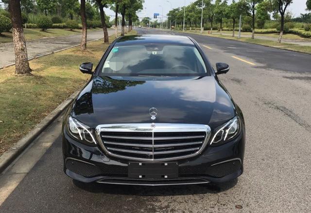 花54.8万落地奔驰E300L,看对眼奔驰的内饰,放