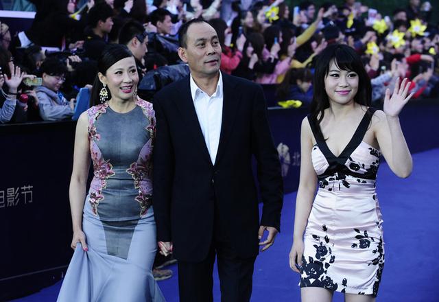 看完张丰毅老婆,再看张光北老婆,网友:真是一个比一个