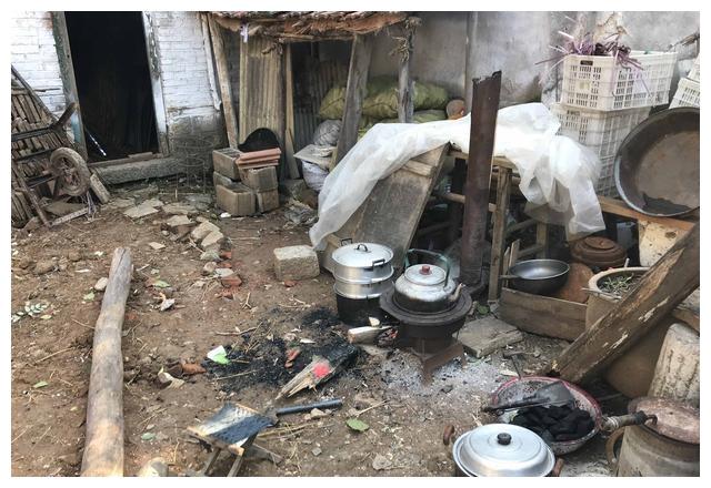 二十年前的老房子,经过建筑工人修盖,还可以变