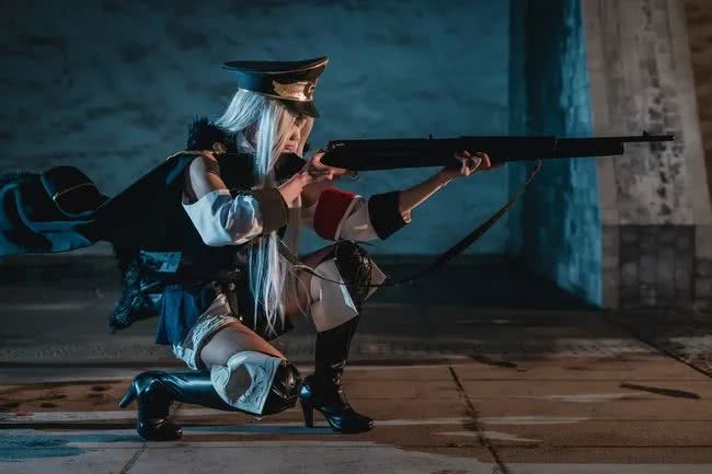 毛瑟98K为您效劳!小姐姐神还原《少女前线》cosplay
