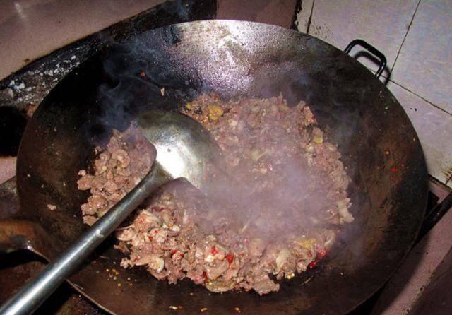 如何优雅地喝史上最恶心的美味——广西羊瘪汤？