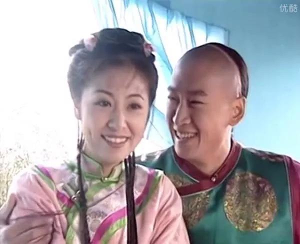 如此看来,紫薇大逃亡时梳的那种发型就趋向于平民化了.