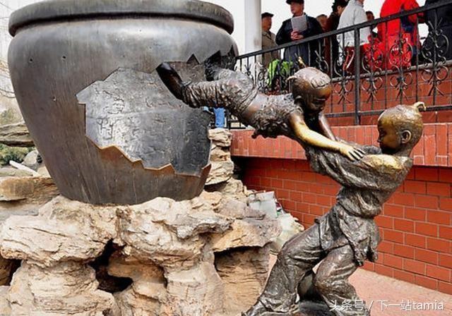 司马光砸缸的故事家喻户晓,可你们知道那个被