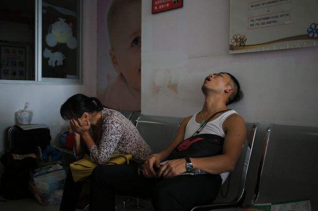 产妇难产大出血,人命关天之际,婆婆的做法让娘家人一