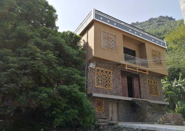 那些中国大山深处的"豪宅别墅",风景漂亮,年轻人却不愿住!