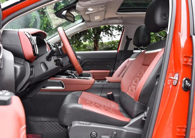 全新雪铁龙-天逸,造型个性前卫,内饰变美更时尚