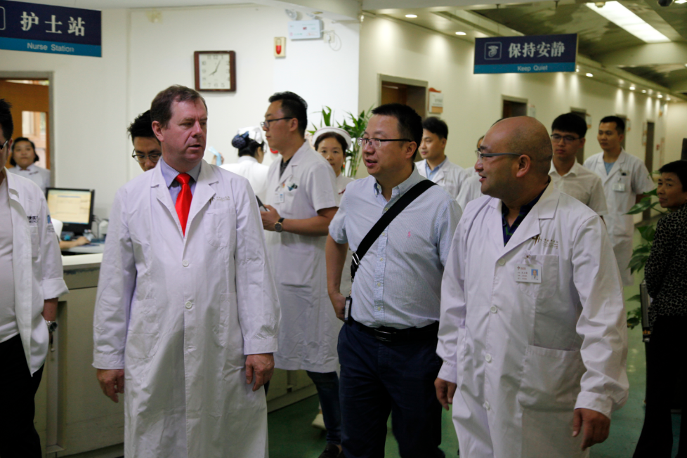 DR.Kerry Aclon 教授与王上增教授团队交流