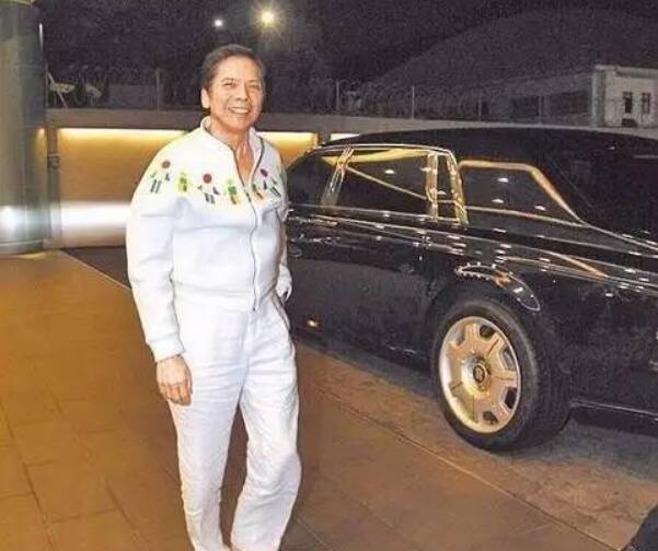 他在香港黑白两道无人不晓, 如今座驾千万劳斯莱斯
