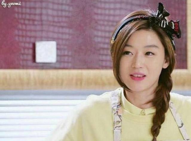 迪丽热巴不但在国内红,现在已经火到韩国,看看