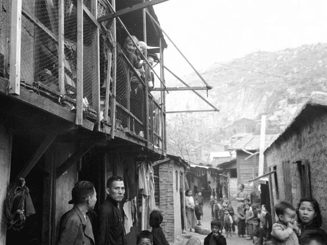 香港1949年,火灾前的石硖尾木屋区