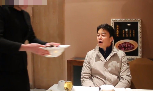 韩国明星挑战中国美食,只吃一口瞬间张大嘴巴