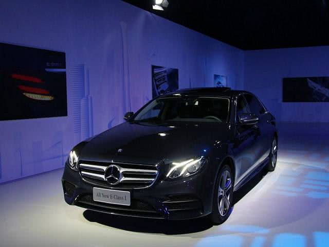 新款奔驰E级长轴距版终于来了，售价43万起，看了照片你觉得贵