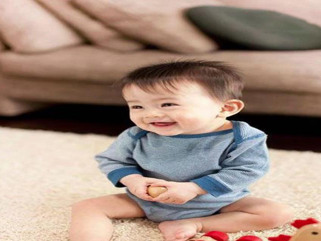 2岁宝宝走路不稳,宝妈没在意,再去医院医生的