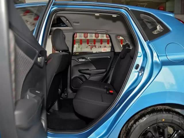 10万以内买啥车？选这三款准没错，自主、合资全都有