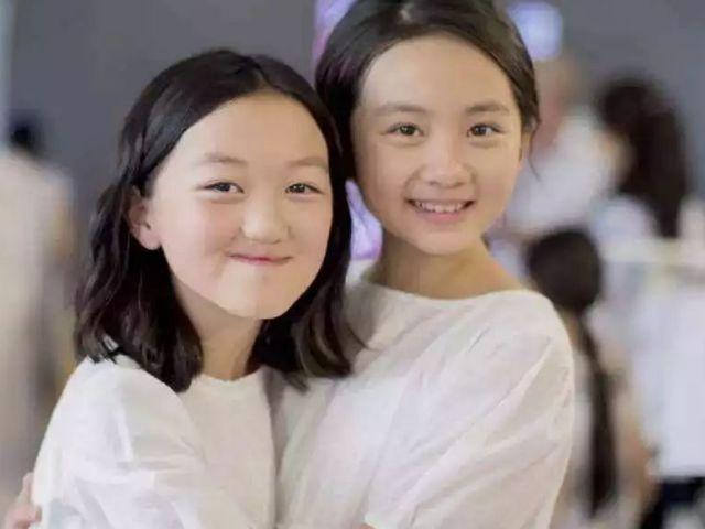 李亚鹏晒女儿李嫣最新正面照,经过3次治疗她嘴唇已没手术痕迹