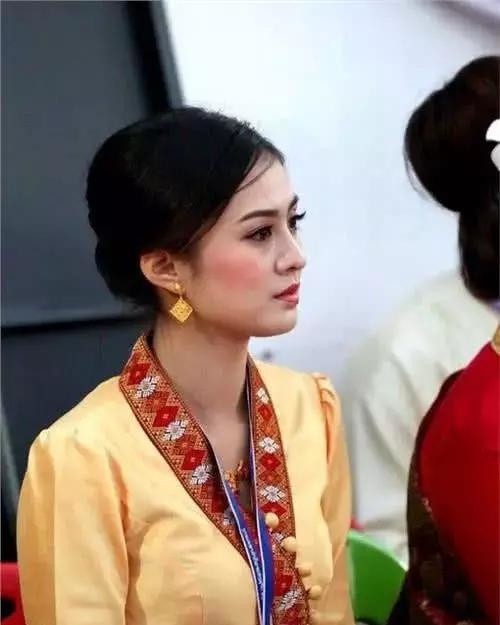 这是亚洲最落后的国家之一,美女遍地