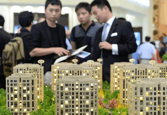 城市抢人房价却暴涨, 还能维持多久? 刚需和炒