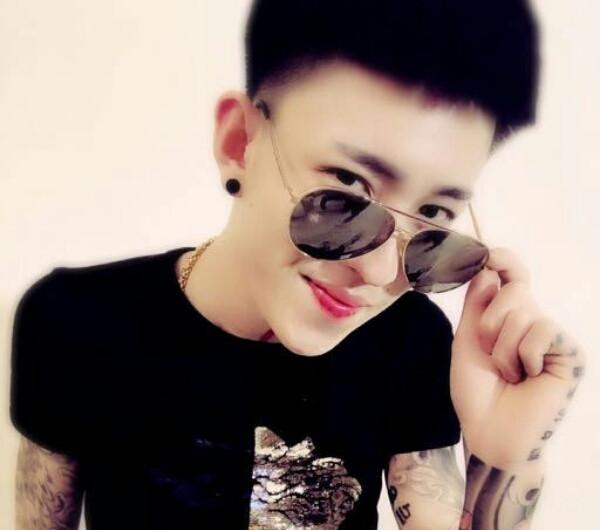 他曾是快手最成功的师傅,如今三个徒弟背叛他