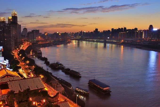 重庆属于四川老二城市时,没直辖之前有多大?四