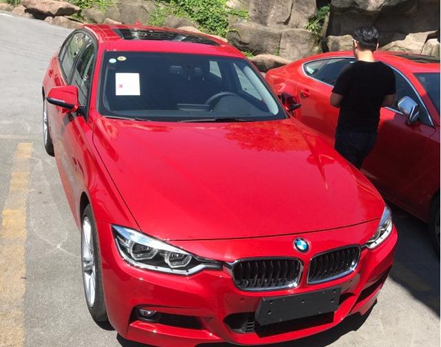 花38.5万提宝马330Li M，车主直言墨尔本红在外太少见