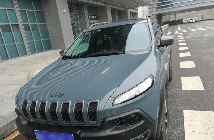 这车面子工程不输大众 开回家都以为我在外头赚翻了