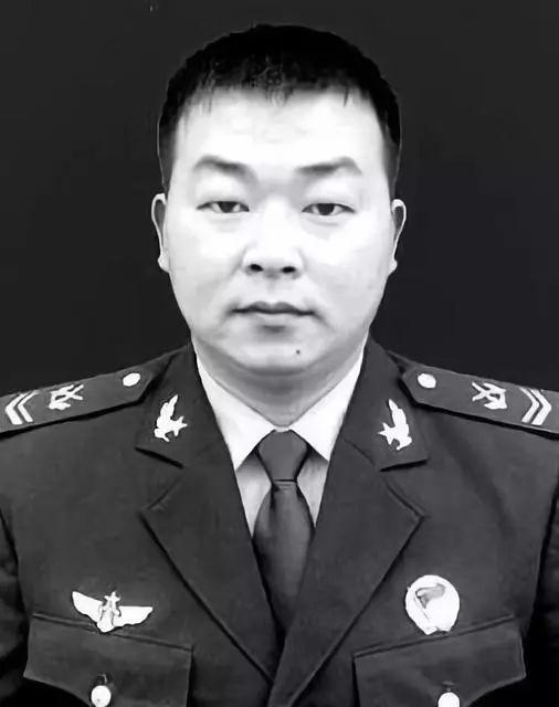 小崔手撕范冰冰透露一个讯息:国家精神造就者