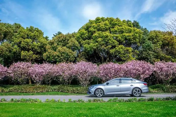 20w内颜值性能经济三者兼具，名爵6插电混动算一个