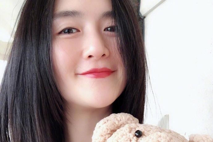 谢娜晒产后2个月正脸照,肤色红润微笑脸入镜超可爱!