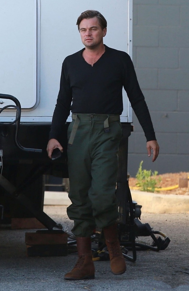 小李子难得瘦出一点少年感,可惜这次找了个肌肉男?