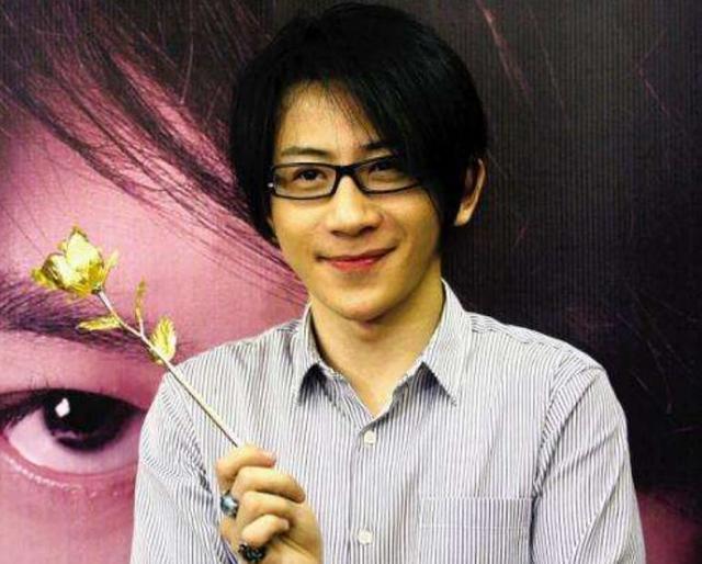 一夜人设崩塌的明星,他得罪13亿国人 她成功洗