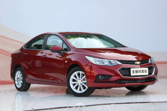 卡罗拉劲敌再将两万, 动感车身配天窗仅卖10万, 还支持手机互联