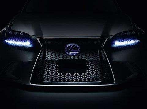 陆巡LC 200是用来开的，雷克萨斯LX 570是用来坐的