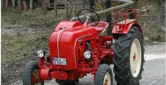 这台拖拉机比法拉利F12贵，全球仅存一辆，车主居然是个普通老头