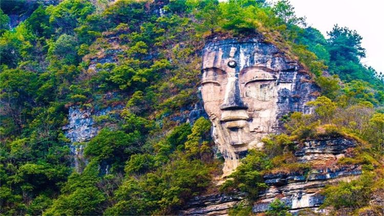 中国最大的佛像在哪？不是乐山大佛，而是这个低调的小山村